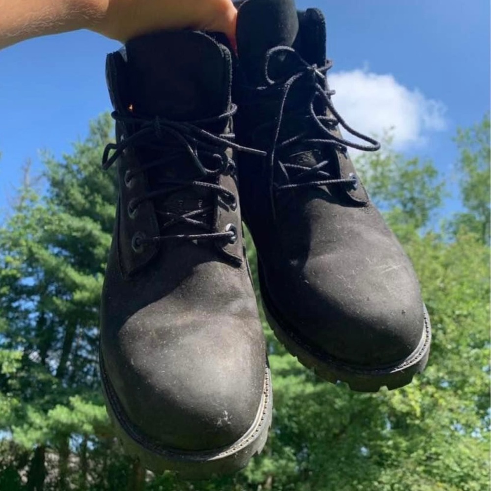 Black Timberlands size 5.5